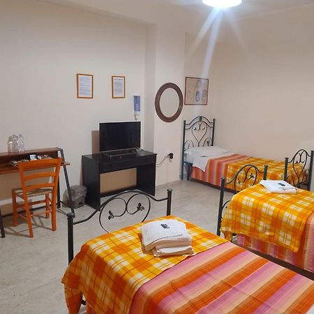 L'Attico Affittacamere B&B 卡坦扎罗 外观 照片
