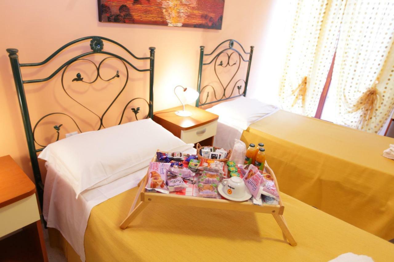 L'Attico Affittacamere B&B 卡坦扎罗 外观 照片