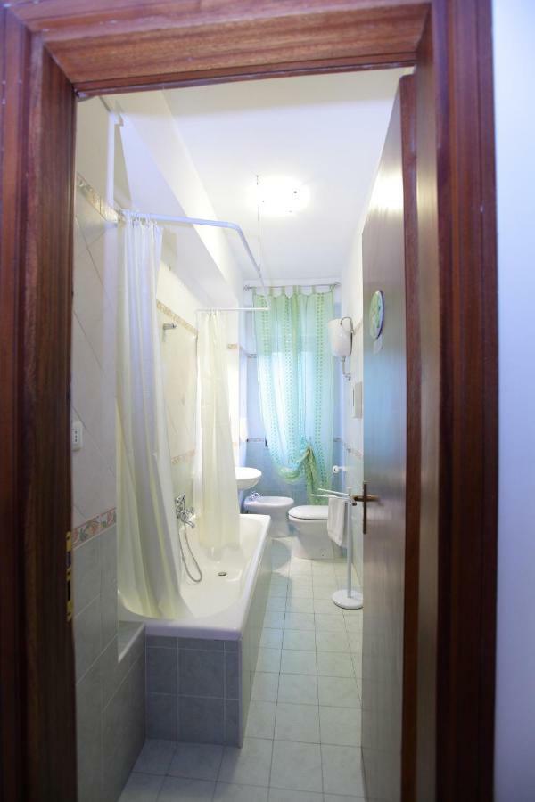 L'Attico Affittacamere B&B 卡坦扎罗 外观 照片