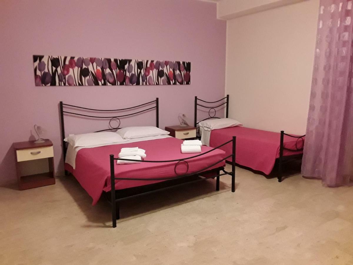 L'Attico Affittacamere B&B 卡坦扎罗 外观 照片