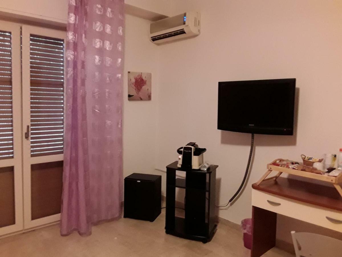 L'Attico Affittacamere B&B 卡坦扎罗 外观 照片